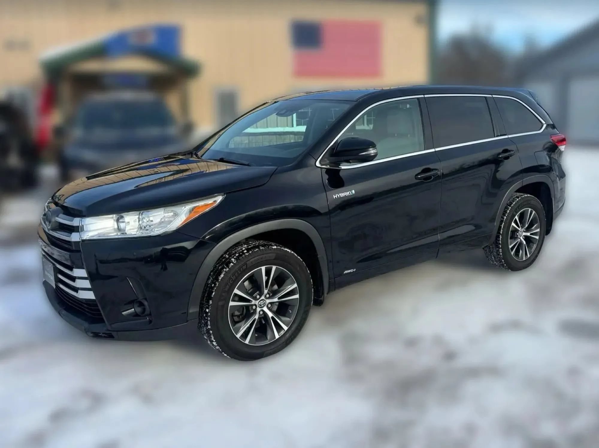 Used 2018 Toyota Highlander LE w/ Carpet Mat Package (TMS) AWD/4WD image 1