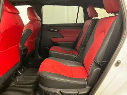 Used 2021 Toyota Highlander XSE image 34