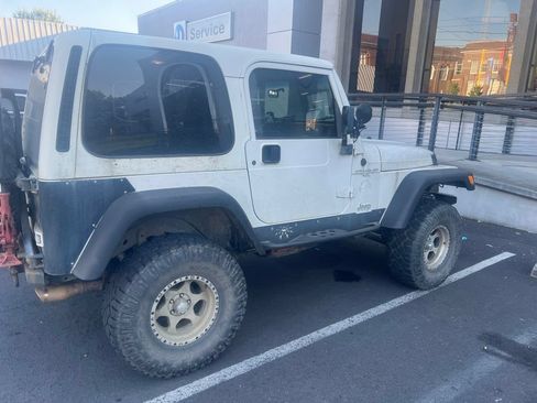 Used 1997 Jeep Wrangler Sahara AWD/4WD image 2