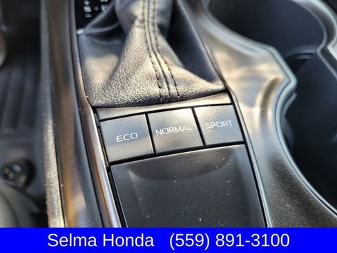 Used 2022 Toyota Camry SE w/ Carpet Mat Package (TMS) FWD image 23