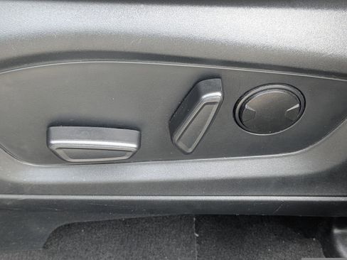 Used 2023 Ford Explorer XLT w/ Equipment Group 202A image 22