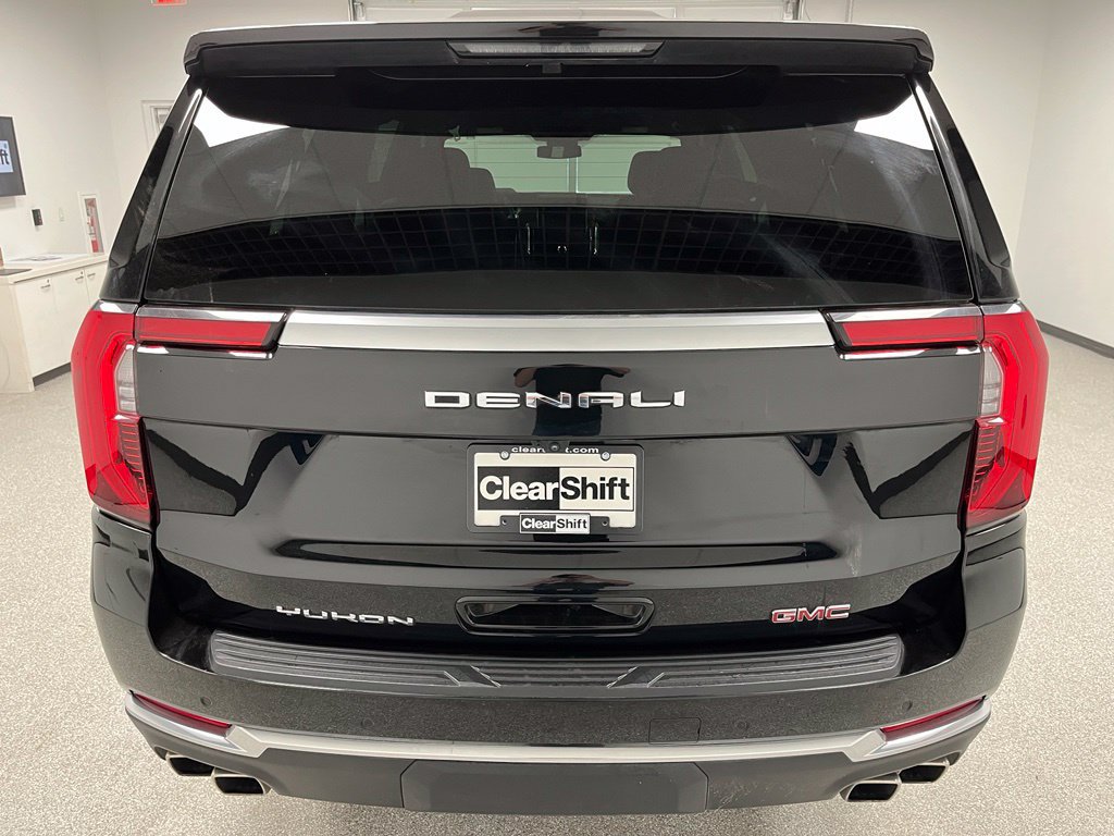 Used 2025 GMC Yukon XL Denali AWD/4WD image 8