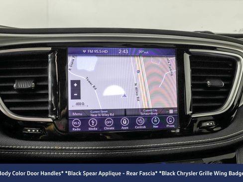 Used 2018 Chrysler Pacifica Limited w/ S Appearance Package image 11