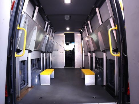 Used 2019 Mercedes-Benz Sprinter 170 image 25