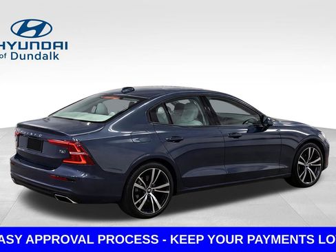 Used 2020 Volvo S60 T6 Momentum image 2