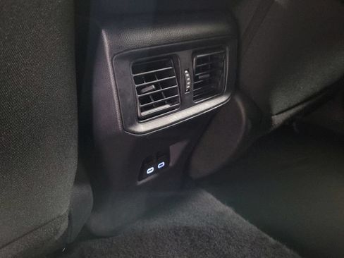Used 2025 Toyota RAV4 XLE AWD/4WD image 31