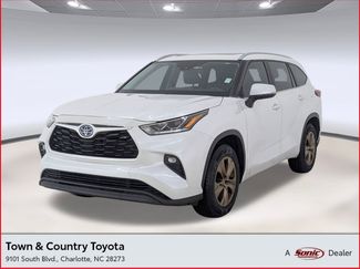 Used 2023 Toyota Highlander Bronze Edition video 1