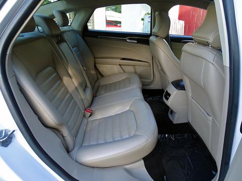 Used 2018 Ford Fusion SE w/ Fusion SE Technology Package FWD image 56