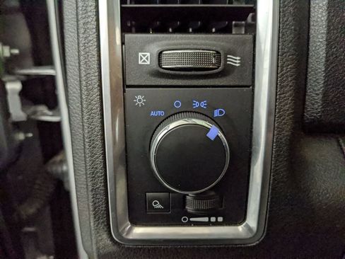 Used 2022 RAM 1500 Classic SLT w/ Electronics Group image 14