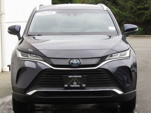 Certified 2021 Toyota Venza XLE w/ Softex Package AWD/4WD image 3