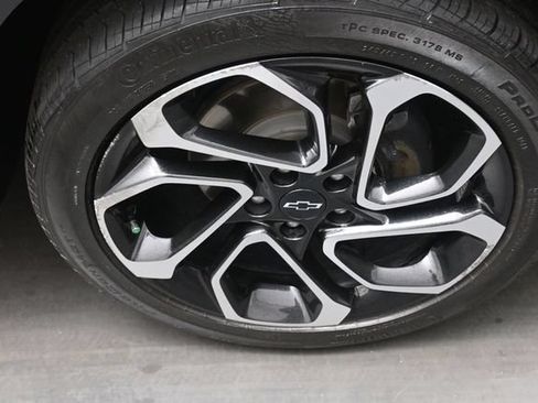 Used 2024 Chevrolet Trax RS w/ Sunroof Package FWD image 30