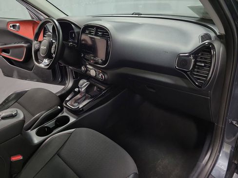 Used 2023 Kia Soul GT-Line FWD image 23