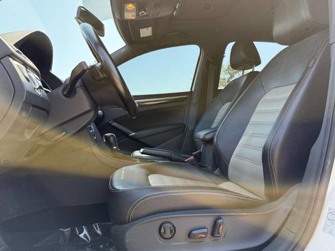 Used 2018 Volkswagen Passat 3.6 image 10