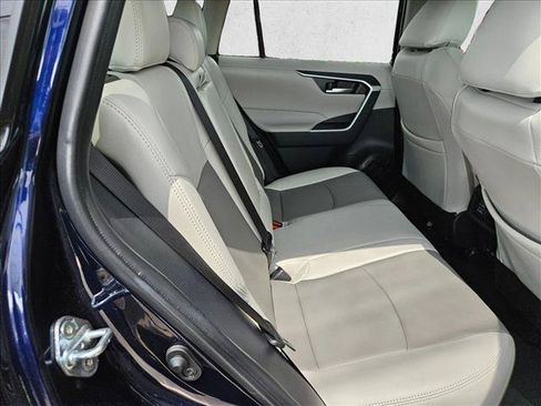 Used 2025 Toyota RAV4 XLE w/ Convenience Package FWD image 17