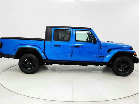Used 2022 Jeep Gladiator Sport AWD/4WD image 6