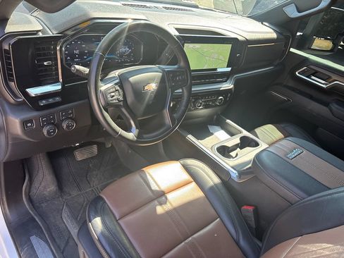 Used 2025 Chevrolet Silverado 3500 High Country w/ High Country Premium Package AWD/4WD image 15