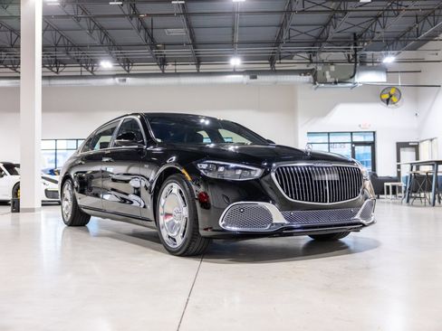 Used 2024 Mercedes-Benz Maybach S 680 4MATIC image 3