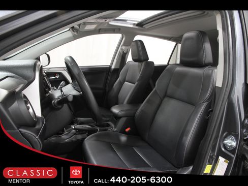 Used 2018 Toyota RAV4 Limited AWD/4WD image 5