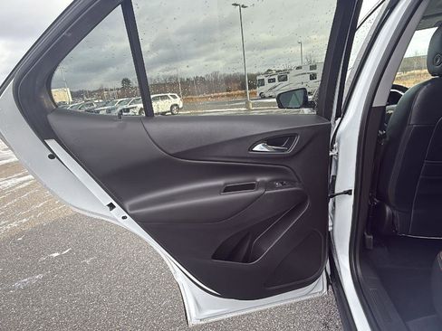 Used 2022 Chevrolet Equinox LT image 22