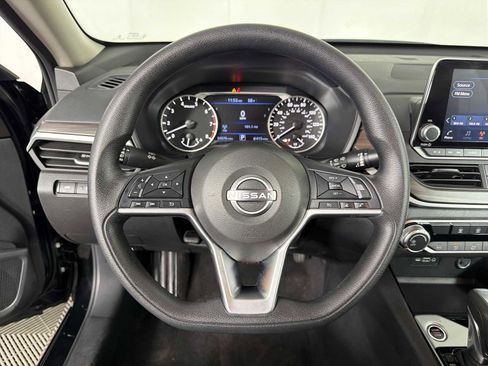 Used 2024 Nissan Altima 2.5 SV AWD/4WD image 21