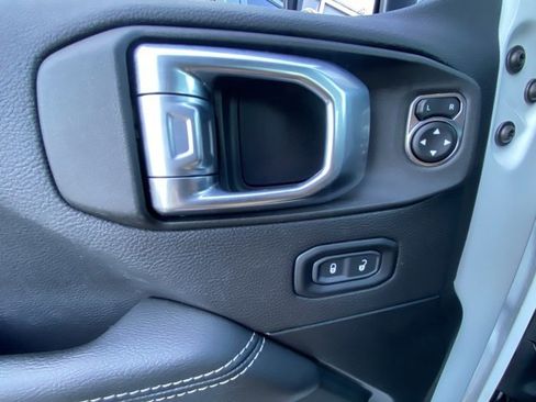 Used 2023 Jeep Wrangler Unlimited Sahara w/ Cold Weather Group image 17