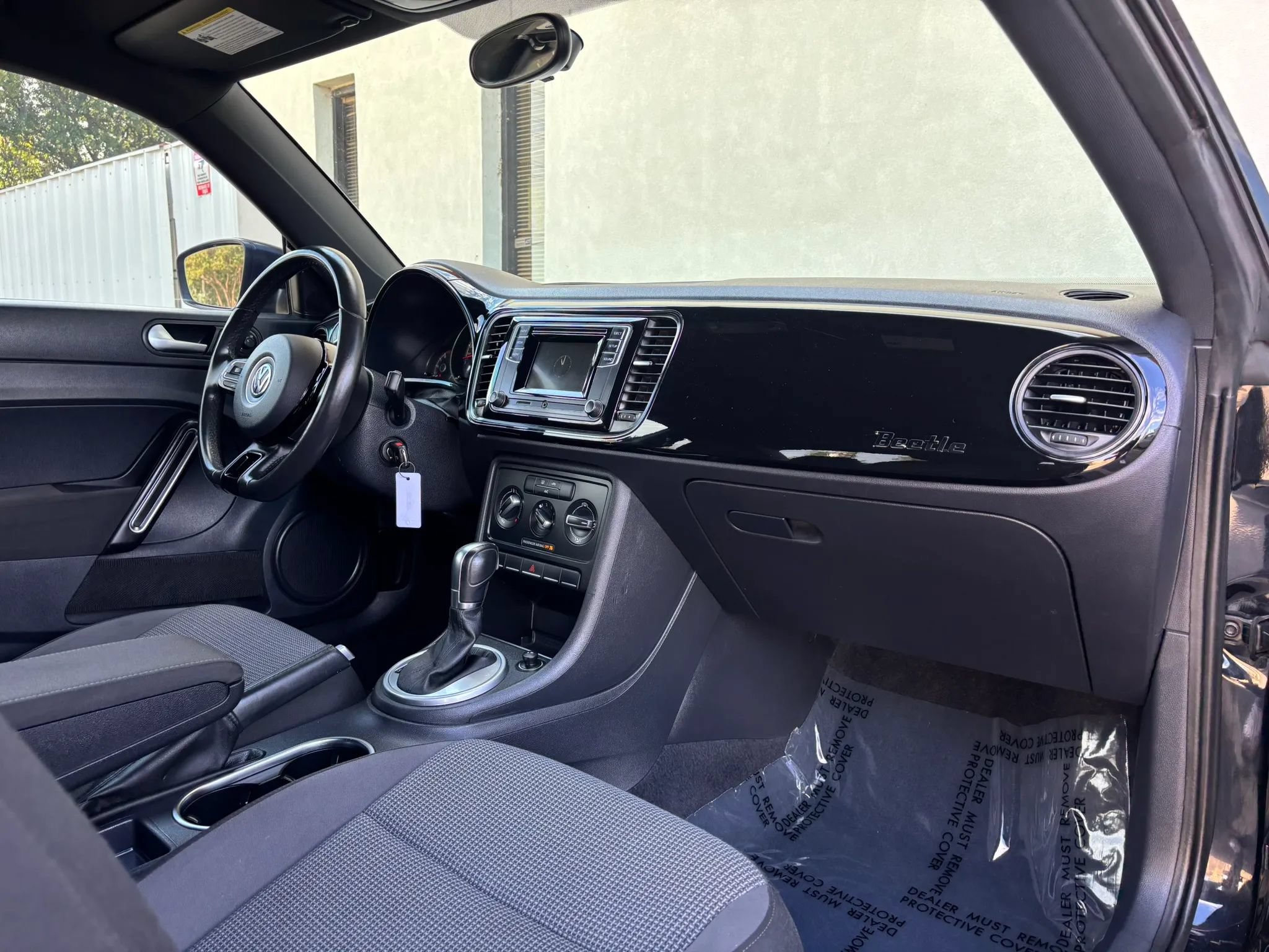 Used 2018 Volkswagen Beetle 2.0T S FWD image 13
