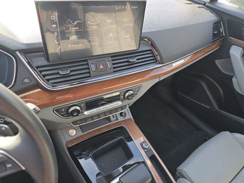 Used 2021 Audi Q5 e Prestige w/ Prestige Package image 32