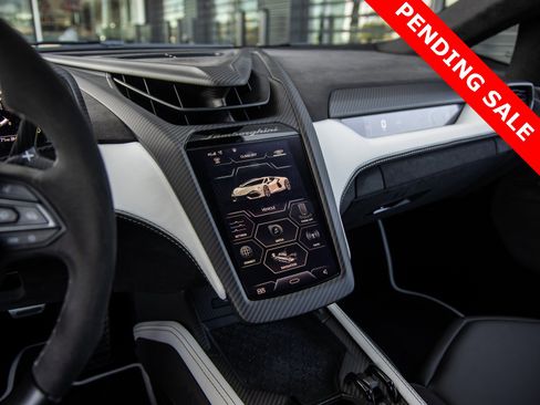 Used 2024 Lamborghini Revuelto image 41