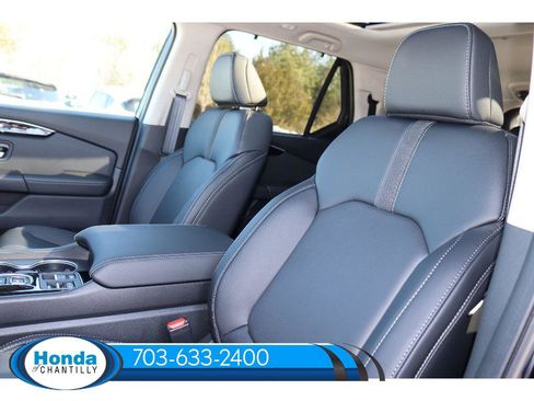 New 2025 Honda Pilot Touring image 23