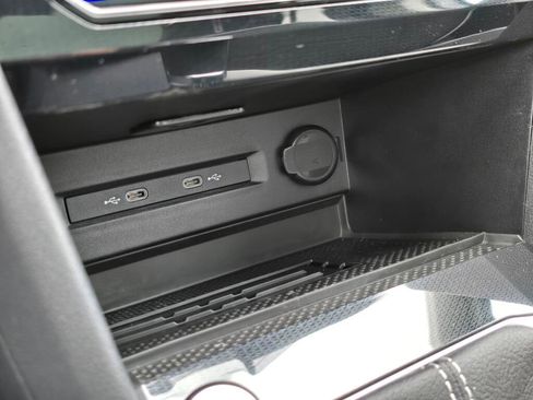 New 2026 Volkswagen Taos SE AWD/4WD image 33