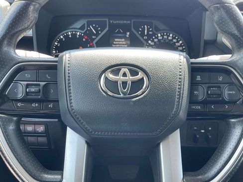 Used 2022 Toyota Tundra SR5 w/ SR5 Convenience Package AWD/4WD image 21