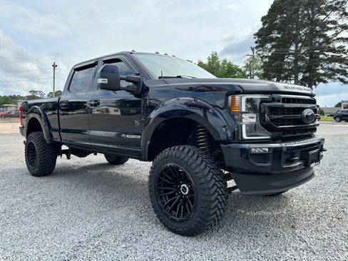 Used 2022 Ford F250 Lariat w/ Black Appearance Package AWD/4WD image 13