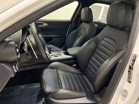 Used 2023 Alfa Romeo Giulia Veloce image 16