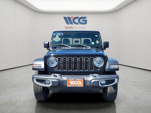 Used 2024 Jeep Gladiator Sport AWD/4WD image 6