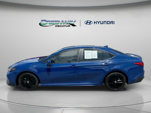 Used 2025 Toyota Camry SE FWD image 5