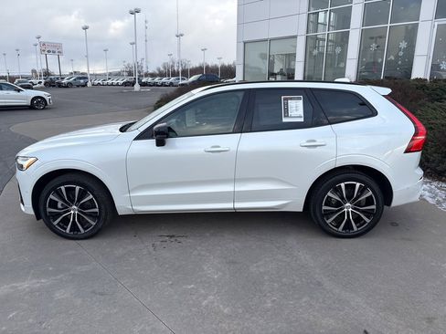 Certified 2025 Volvo XC60 B5 Plus image 10