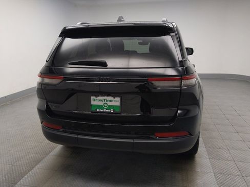 Used 2023 Jeep Grand Cherokee Altitude AWD/4WD image 7