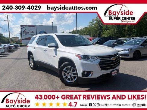 Used 2018 Chevrolet Traverse LT FWD image 1