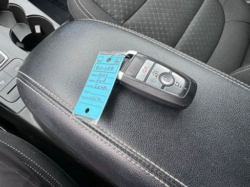 Used 2025 Ford Escape Active AWD/4WD image 41