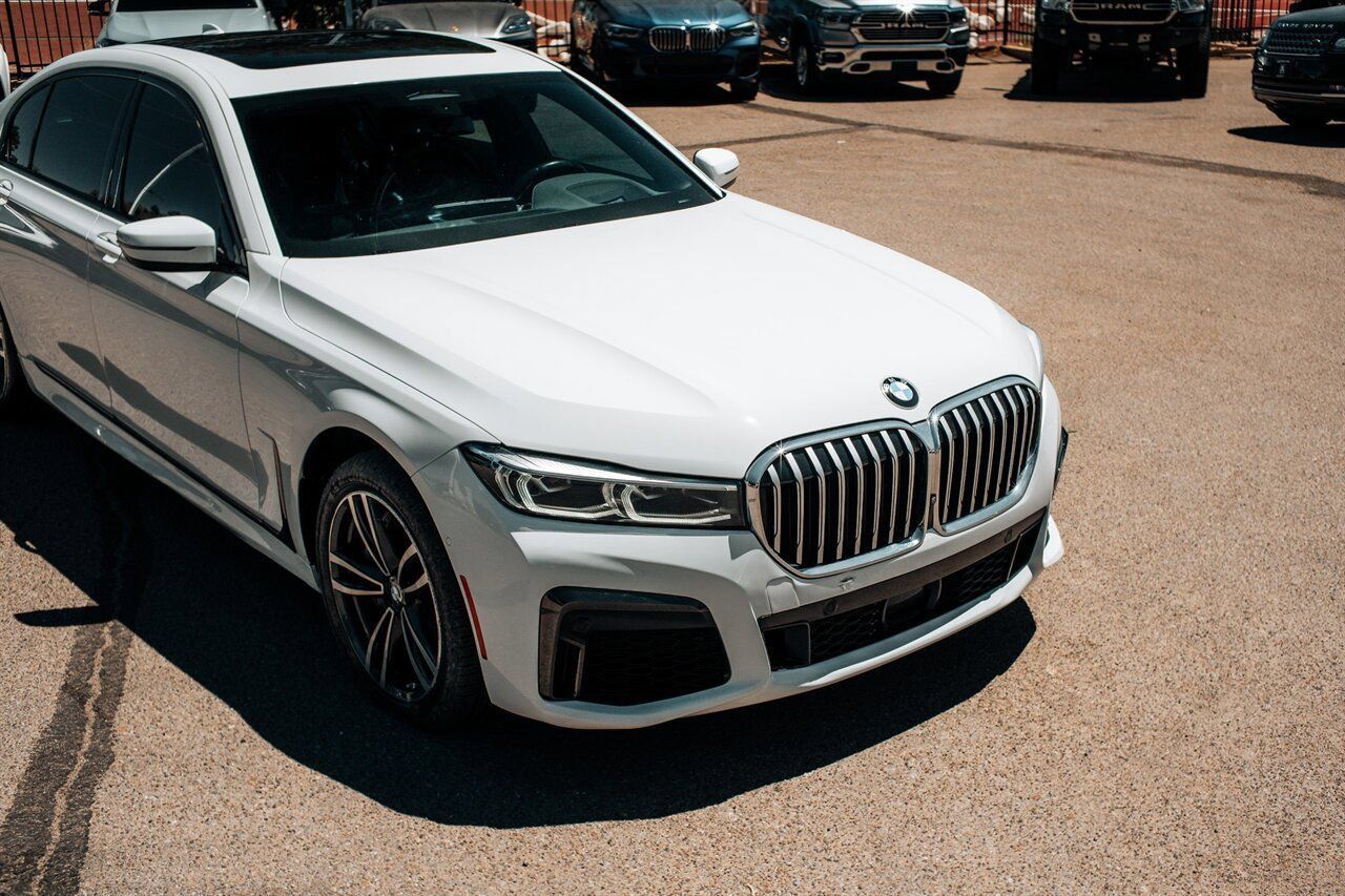 Used 2022 BMW 750i xDrive w/ M Sport Package AWD/4WD image 12