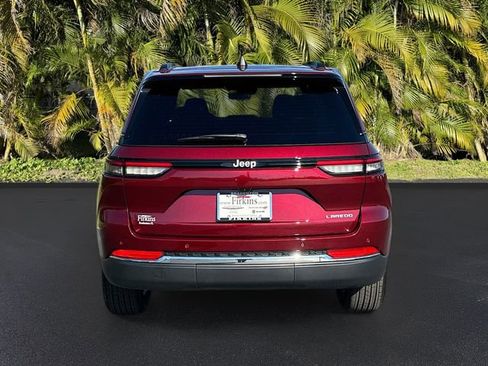 New 2025 Jeep Grand Cherokee Laredo image 4