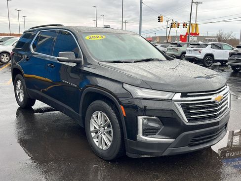 Used 2023 Chevrolet Traverse LT image 6