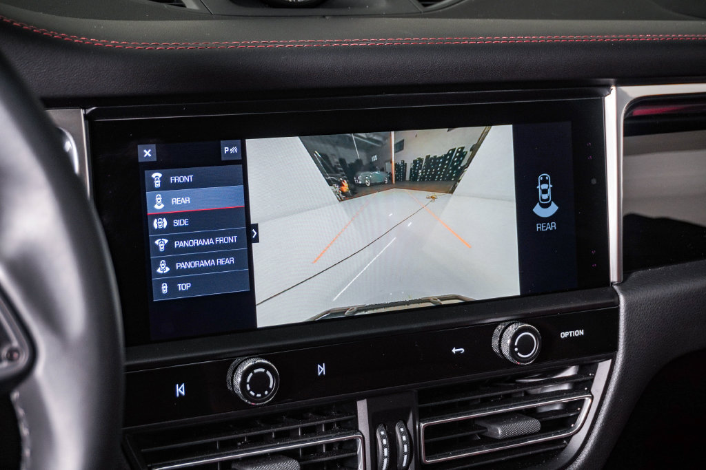 Certified 2026 Porsche Macan AWD/4WD image 23