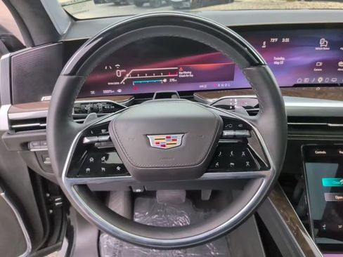 Certified 2025 Cadillac Escalade Sport Platinum AWD/4WD image 18