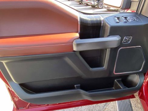 Used 2019 Ford F150 Platinum w/ Equipment Group 701A Luxury image 7