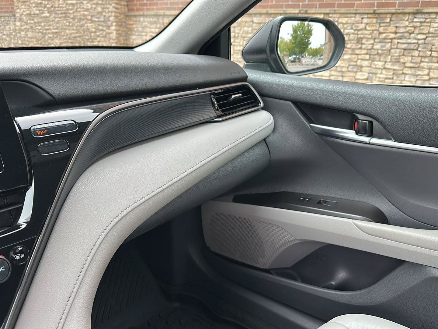 Used 2022 Toyota Camry SE FWD image 22