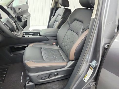 New 2026 Nissan Pathfinder Platinum FWD image 19