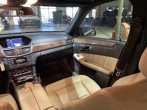 Used 2013 Mercedes-Benz E 350 Sedan image 4