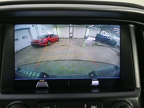 Used 2022 Chevrolet Colorado LT w/ LT Convenience Package image 22