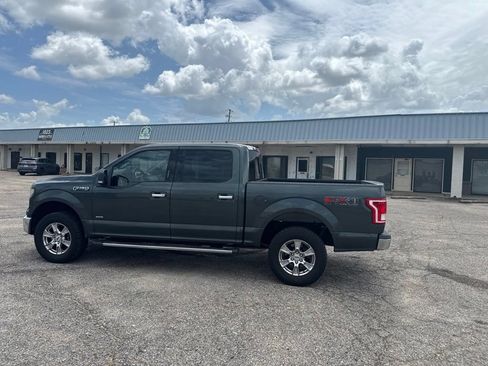 Used 2015 Ford F150 XLT w/ Equipment Group 302A Luxury AWD/4WD image 9